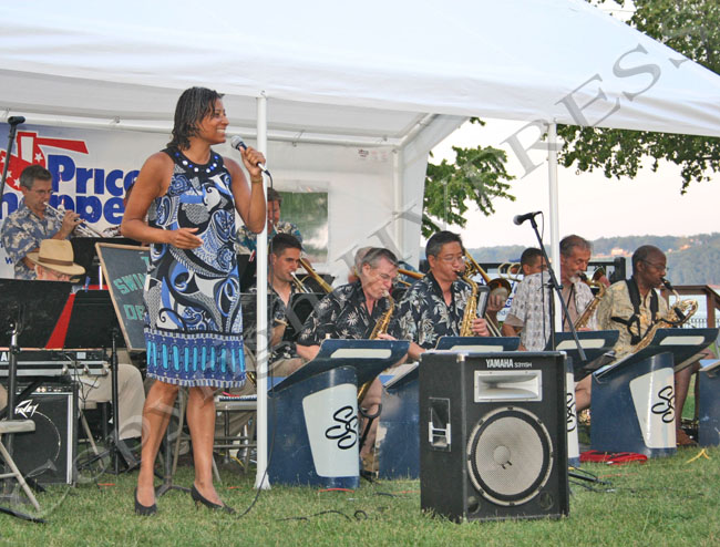 Donna Singer with Swing Shift Orchestra