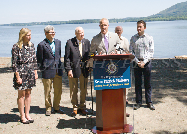 US Rep Sean Patrick Maloney (NY-18) is joined by local elected officials who called on the US Coast Guard to hold additional public hearings and conduct an environmental impact study before expanding mooring infrastructure on the Hudson River during a press conference at Plumb Point in New Windsor on Thursday, August 18. Hudson Valley Press/CHUCK STEWART, JR.