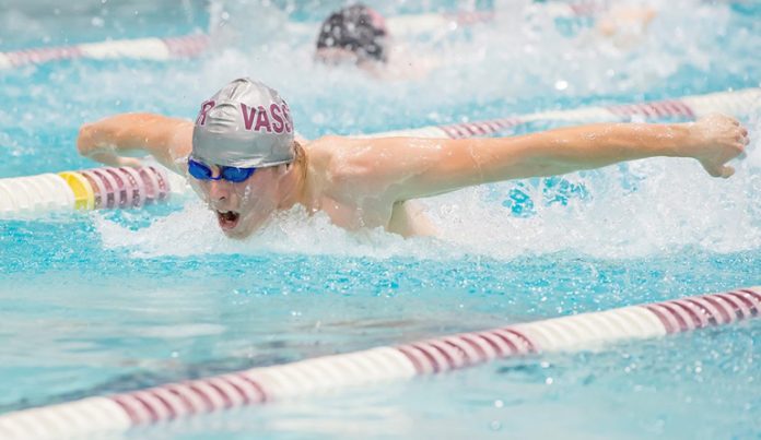 The Vassar College men’s swimming and diving team were back in the pool for the second time in four days on Saturday.