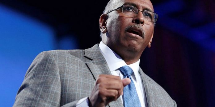 Former Republican National Committee Chairman Michael Steele speaking with attendees at the 2017 National Council of La Raza (NCLR) Annual Conference at the Phoenix Convention Center in Phoenix, Arizona. Photo: Gage Skidmore/Wiki Commons