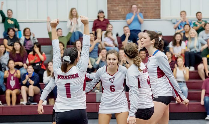 After earning a straight-sets victory over St. Lawrence on Friday night, the Vassar College women's volleyball team carried that momentum into Saturday afternoon's matchup with Clarkson.