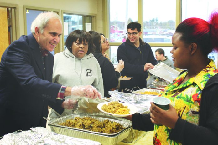 Hundreds of people showed up to We Are Newburgh’s 4th Annual Thanksgiving Giveback on Sunday, November 18th at the Newburgh Activity Center. Assemblyman Jonathan Jacobson served hot Thanksgiving meals during the 4th Annual Thanksgiving Giveback.