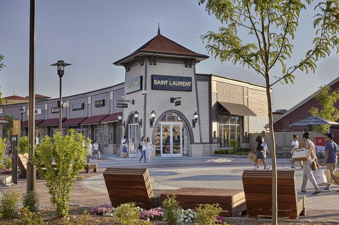 Woodbury Common Premium Outlets has made it easier for shoppers to refuel with a meal from one of the Outlets several onsite eateries with the launch of ‘Woodbury Quick Eats.’