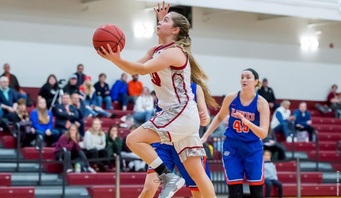 The Vassar women’s basketball team rebounded from a tough loss on Friday night to take an 80-75 decision over William Smith on Saturday afternoon.