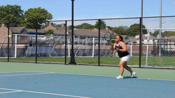 The Knights won three of the six singles matches on the day with Emily Quinn scoring her first victories of the season.