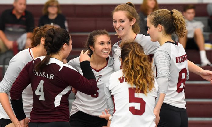 It was an outstanding home opener for the Vassar College women’s volleyball team as they swept in tri-meet action on Saturday at Kenyon Hall. Photo: C.Stockton