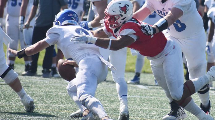 The Marist football team dropped a Pioneer Football League game to Drake by a score of 41-17 on Saturday before 3,918 fans at Tenney Stadium on Family Weekend.