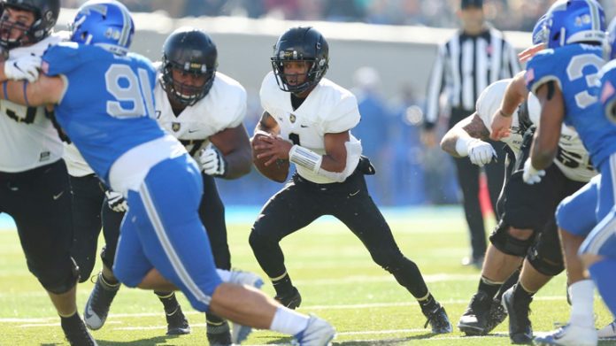Jabari Laws got the start at quarterback for Army and threw for 214 yards and a touchdown, while also rushing for 46 yards and a score.