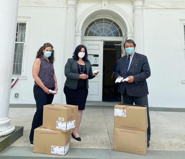 Westchester County Executive George Latimer continued his mask donations Friday in Mount Kisco with Mayor Gina Picinich, Fran Albanese representing the Mount Kisco Chamber of Commerce and Neighbors Link Executive Director Carola Otero Bracco.