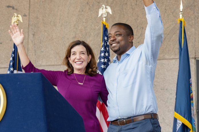Governor Kathy Hochul announced the selection of Brian Benjamin for Lieutenant Governor. Senator Benjamin and Governor Hochul have previously worked together on several key issues, including fighting the opioid epidemic and boosting addiction recovery programs, supporting MWBE business owners and making it easier for New Yorkers to vote. Photo: Darren McGee