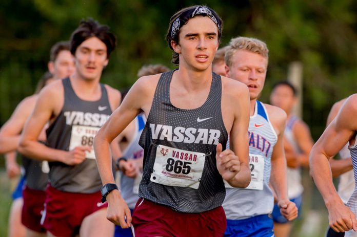 The Vassar men’s cross country team battled through the heavy rain and went one through five to win the Vassar Season Starter with 15 points.