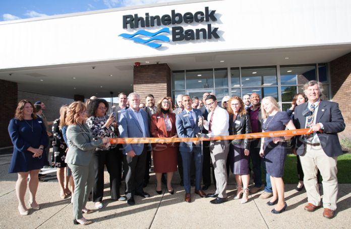 Rhinebeck Bank celebrates grand opening of Newburgh branch on Wednesday, September 29, 2021. HUDSON VALLEY PRESS/ Chuck Stewart, Jr.