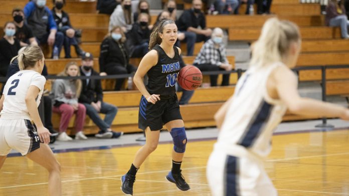 Mount senior guard Toriana Tabasco wrapped up a strong night with a season-high 16 points, going 5-for-7 from the field, 2-for-2 from three-point range and 4-for-5 from the free-throw line. Photo: Lee Ferris