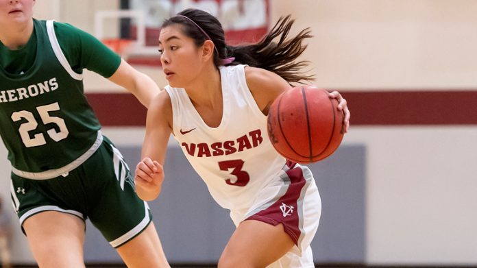 Vassar senior captain Dani Douglas scored 21 points in the 60-54 victory over Rochester Institute of Technology in Liberty League action at Clark Gymnasium. Photo: Carlisle Stockton