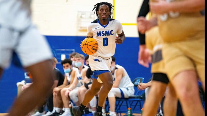 Junior guard Miles Calame scored eight points as the Mount Saint Mary College Men’s Basketball team suffered an 89-49 home Skyline Conference loss to #7 Yeshiva. Photo: Dave Janosz