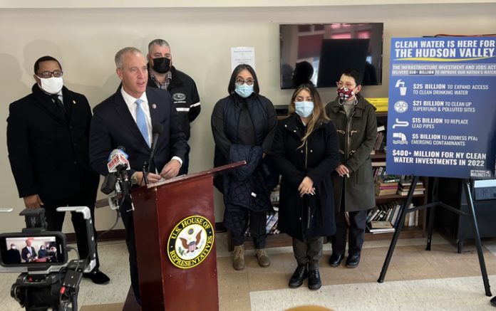 Rep. Sean Patrick Maloney (NY-18) joined Hudson Valley local leaders to celebrate investments in lead pipe removal, clean water, and cleanup of PFAS contaminants coming to the Hudson Valley.