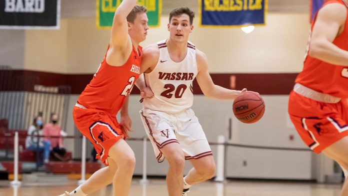 Vassar Junior Guard Jack Rothenberg scored 12 points, but it was visiting RPI coming out ahead with the 60-57 victory on Saturday afternoon. Photo: Carlisle Stockton