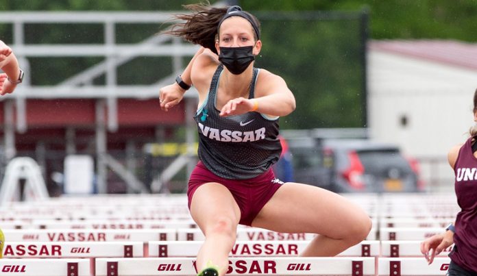 Vassar sophomore Nora Jensen placed 17th at 17.20 in the women’s 100-meter hurdles. Photo: Carlisle Stockton