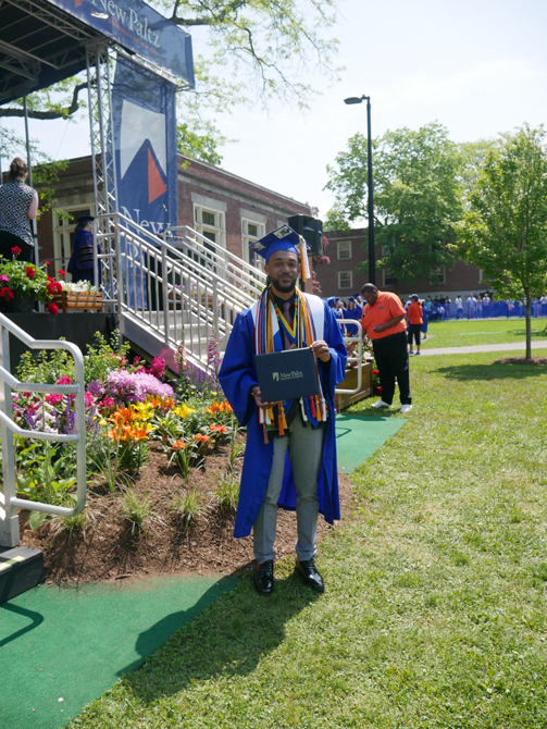 Student Address speaker Mackenzy McMorris graduated with majors in both Black Studies and Finance. He is also the 2022 recipient of the SUNY Chancellors Award for Student Excellence.