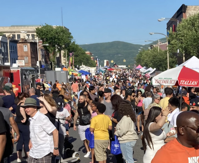 On Saturday, June 4th the Newburgh Illuminated Festival was held on Broadway and Liberty Street in downtown Newburgh. There were a variety of activities for kids at the Washington Headquarters. Pictured above, a massive crowd lines Broadway at the Newburgh Illuminated Festival.
