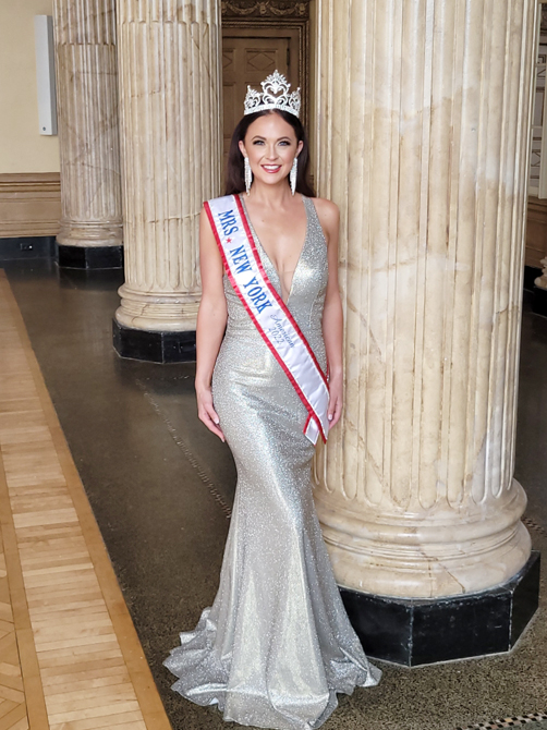 Mount alumna Kate Boydston is named ‘Mrs. New York American’.