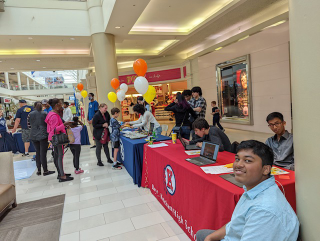 On Saturday, November 5, 2022, Open Hub and the Computer Science Teachers Association (CSTA) teamed up to run a “Go Nuts for Coding” event at the Poughkeepsie Mall Galleria. The well- attended “unplugged” activity, features local high school students showing younger children through an array of activities how coding can be fun.