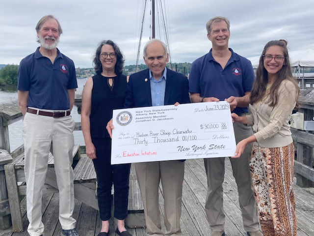 Assemblyman Jonathan Jacobson was on hand Friday morning at Beacon’s Long Dock Park to present a $30,000 check to the Hudson River Sloop Clearwater to continue their integral, year-round environmental programs, aimed at educating people about the Hudson River, sailing, and much, much more.