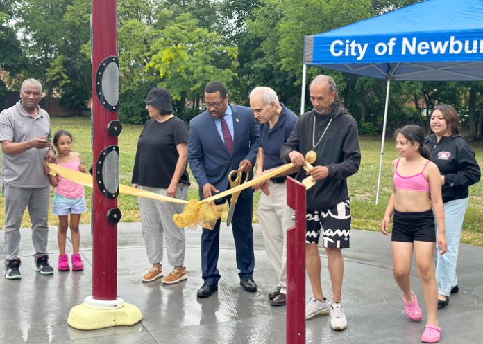 City of Newburgh officials cut the ribbons on splashdowns at two pocket parks last Friday.
