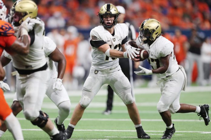 The Army West Point football team (2-1) defeated UTSA (1-2), 37-29 in a primetime game.