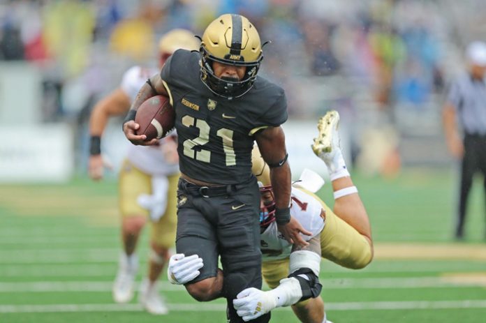 Army’s first drive resulted in a three-and-out, with RB Tyrell Robinson logging a seven-yard carry in his first play back from injury since October of last season.