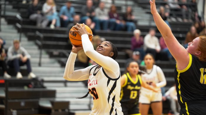 Lexi Miller scored a double-double with 12 points and 11 rebounds to lead the Bard College women’s basketball team to a season-opening win against Bryn Mawr. Photo: Jalen Smiley