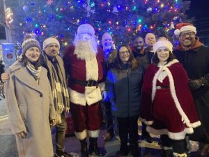 Saturday night, on Lower Broadway, in the City of Newburgh, the well-attended and much anticipated Annual Christmas Tree Lighting event took place.