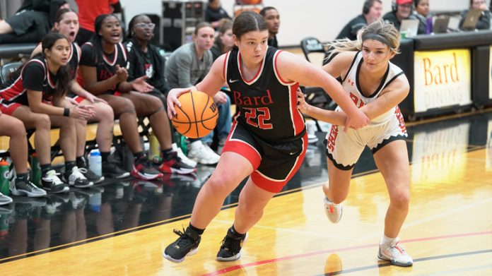 Erin Tobes led the Raptors with eight points.
