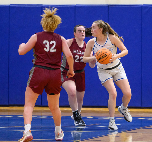 The Mount Saint Mary College Knights held off the University of Mount Saint Vincent Dolphins in a gritty victory on Saturday afternoon.