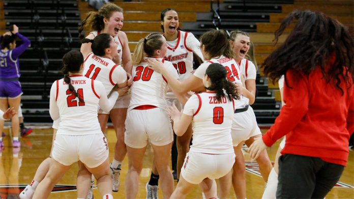 Senior Zaria Shazer totaled 20 points, nine rebounds, and three assists to push Marist women’s basketball past MAAC foe Niagara in a thrilling 61-60 victory Saturday afternoon inside of McCann Arena.