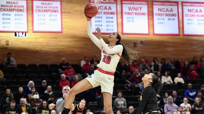 Zaria Shazer was one of two players that tallied a double-double apiece to lead Marist women’s basketball in its loss against Siena at home. Photo: Carlisle Stockton