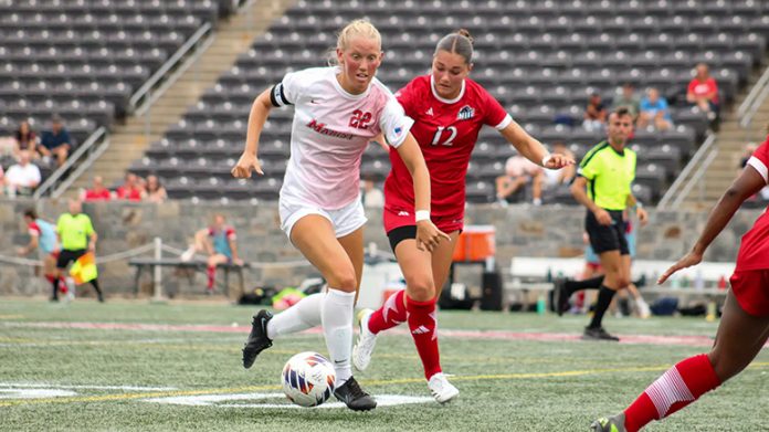 The Marist women's soccer team came up just short in a back-and-forth contest on Sunday afternoon, falling 3-2 to NJIT at Tenney Stadium. Photo: Cassidy Conners
