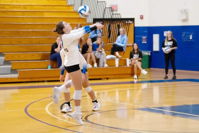 The Mount Saint Mary College women's volleyball team came away with a win and a loss in their tri-match against Southern Maine and Western New England. Photo: Lee Ferris