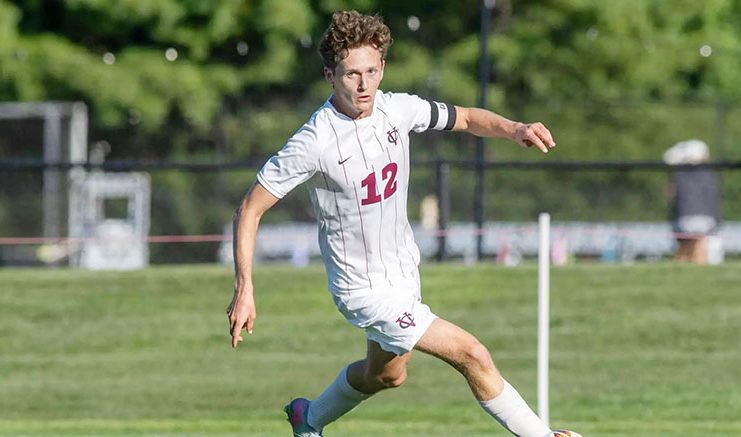 The Vassar College Men's Soccer team took to the road Saturday afternoon and earned a hard fought 1-1 draw at #17 Hobart. Photo: Carlisle Stockton