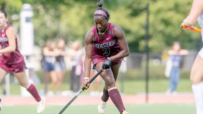 The Vassar College Field Hockey team had a 2-1 road conference victory over Union on Sunday afternoon. Photo: Carlisle Stockton