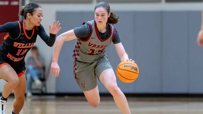 Sierra McDermed gave the Brewers the lead for good with a lay-in at the 6:37 mark of the opening period that broke the 4-4 deadlock as she score a total of 15 points. Photo: Carlisle Stockton