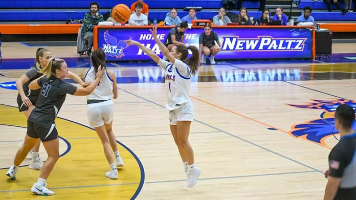 Hawks bounce back from first loss of the season with 20-point road victory over Dolphins. Photo: Gail Comiskey