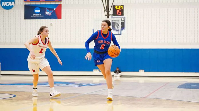 Hannah Vanderzee scored 10 points as the Hawks extend their winning steak to seven in 19-point victory over Cardinals Saturday. Photo: Kaite Wilson