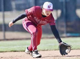 The Vassar College Baseball team dropped the series opener against Union on Friday afternoon. Photo: Carlisle Stockton