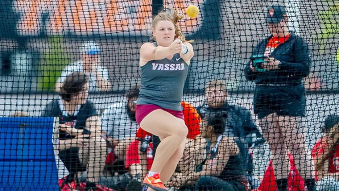 Amanda Hanrahan resets own school record in the hammer throw. Photo: Carlisle Stockton