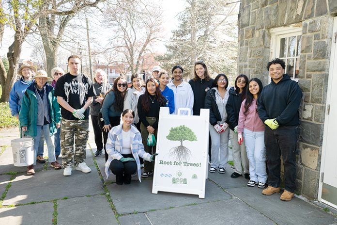 Volunteers from Mount Saint Mary College joined forces with the Downing Park Planning Committee and the Garden Club of Orange and Dutchess Counties for a concentrated clean-up effort on Thursday, April 9. Photo: Lee Ferris