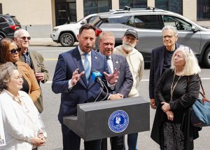 Yonkers Mayor Mike Spano joined members of the Yonkers Landmarks Preservation Board today to sign the resolution expanding the Philipse Manor Historic District.