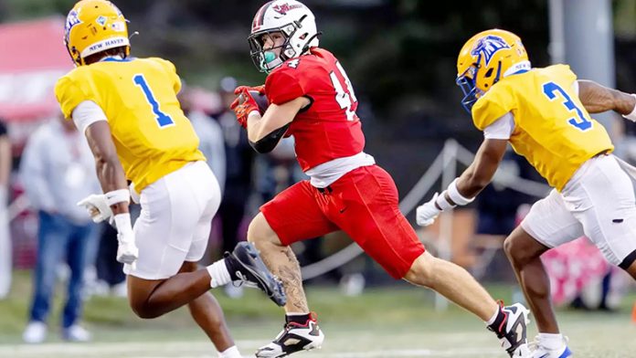 Lincoln Cardillo is a nominee for the Allstate AFCA Good Works Team. Photo: Rich Schultz